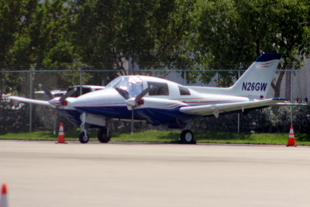 BEAGLE-AUSTER B-206 (N26GW) - 6-Aug-15.