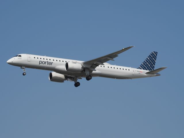 EMBRAER ERJ-190-400 (C-GKQU) - Welcome to Winnipeg Porter Airlines! This is the first passenger revenue flight arriving on September 7, 2023.