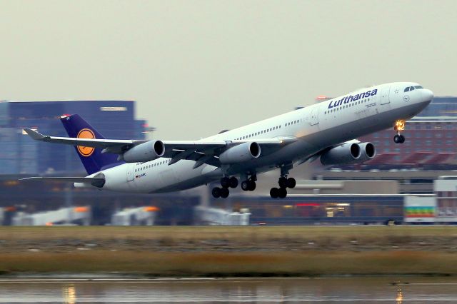 D-AIFC — - 'Lufthansa 423' departing back to Frankfurt Airport