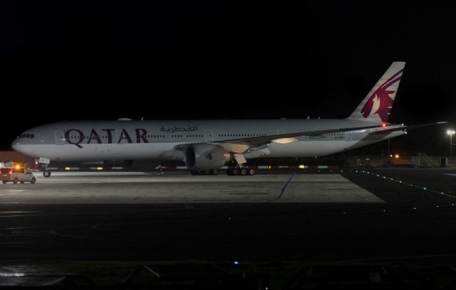 BOEING 777-300ER (A7-BEK) - On Apron 9