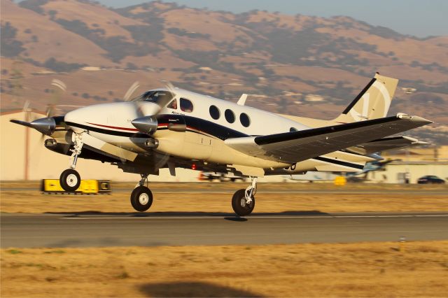 Beechcraft King Air 90 (N8096U)