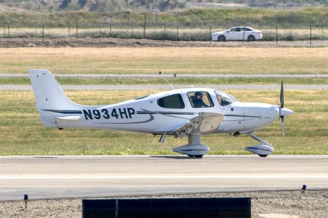 Cirrus SR-22 (N934HP) - Cirrrus SR22 at Livermore Municipal Airport (CA). April 2021.