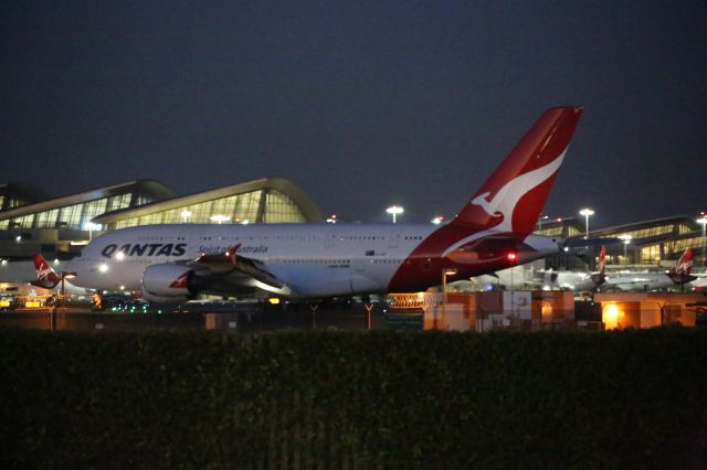 Airbus A380-800 (VH-OQF)