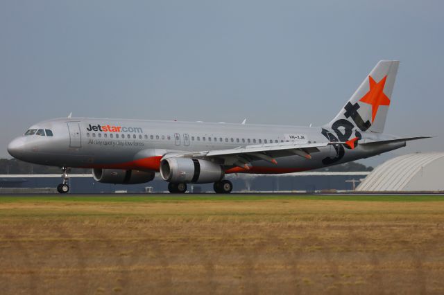 Airbus A320 (VH-XJE)