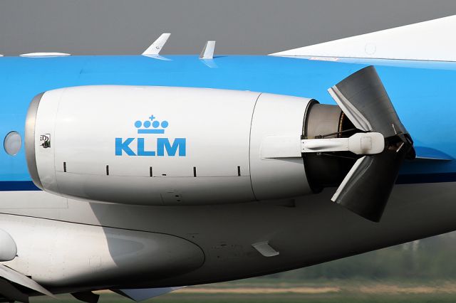 Embraer 170/175 (PH-KZV)