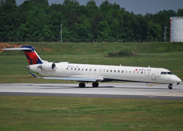 Canadair Regional Jet CRJ-900 (N932XJ) - 18C - 4/27/12