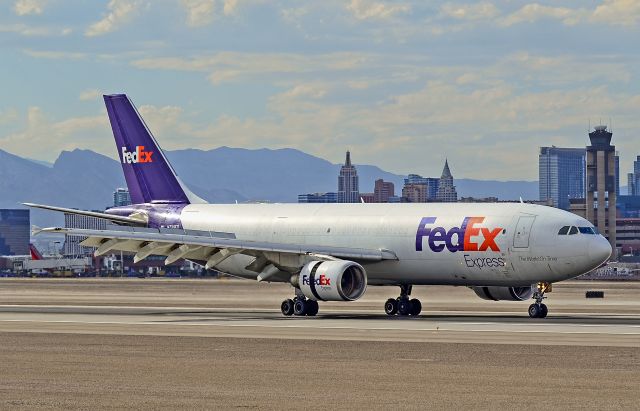 Airbus A300F4-600 (N730FD) - N730FD 1992 FedEx - Federal Express<br>Airbus A300B4-622R(F) cn 659 Kailey<br><br>McCarran International Airport (KLAS)<br>Las Vegas, Nevada<br>TDelCoro<br>August 15, 2013