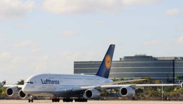 Airbus A380-800 (D-AIMF)