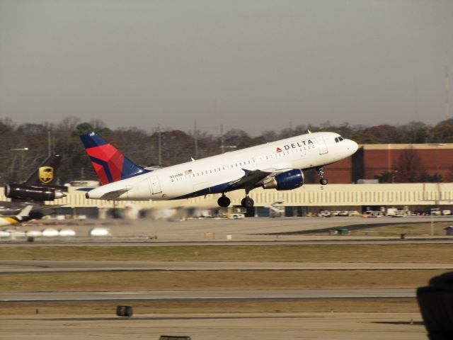 Airbus A319 (N326NB)