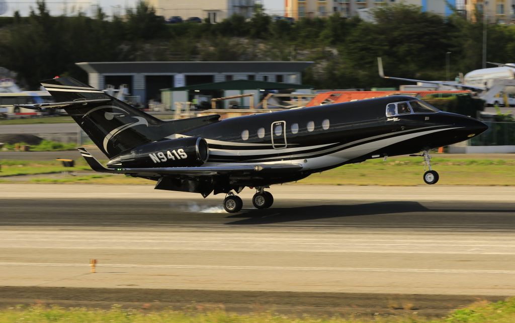 Hawker 800 (N941S)
