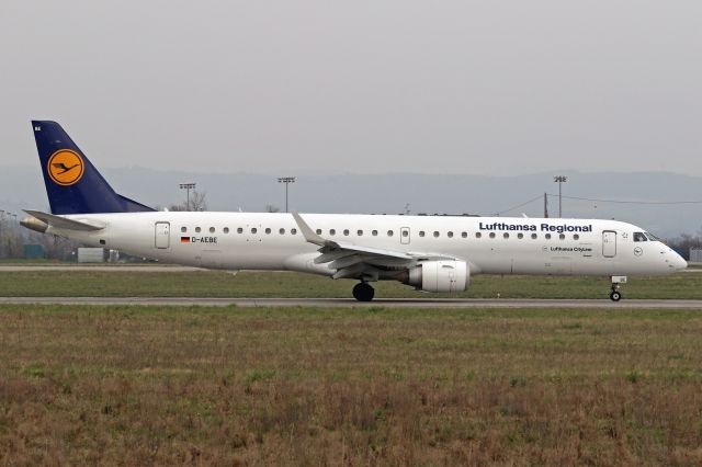 EMBRAER 195 (D-AEBE)