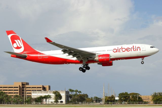 Airbus A330-200 (D-ALPA) - Check out our aviation videos with 100% authentic and non-leveled sound! a rel=nofollow href=http://youtube.com/ilikeriohttps://youtube.com/ilikerio/abr /br /Air Berlin 7210 from Berlin, Germany. Taken from El Dorado. 1/5/13