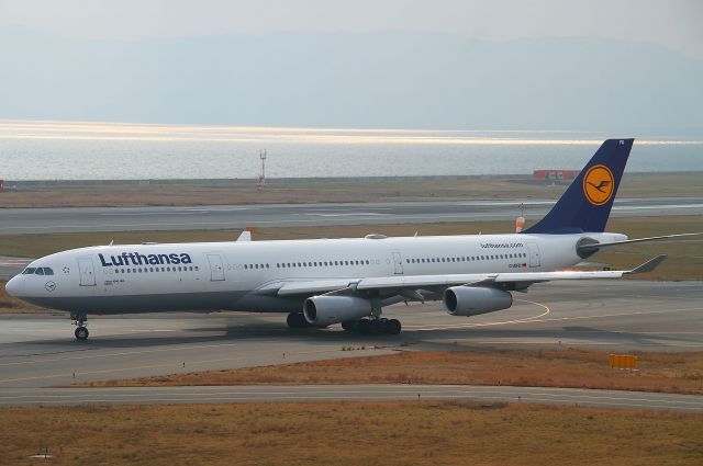 Airbus A340-300 (D-AIFD)