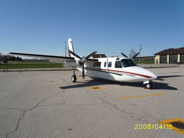 Rockwell Turbo Commander 690 (N17HF)