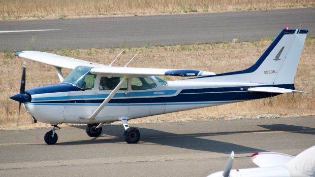 Cessna Skyhawk (N9808J) - N9808J during taxi at O61, August 2020