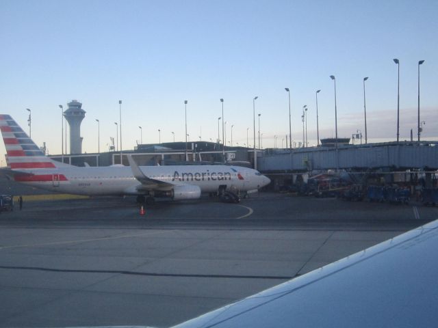 N959AN — - A Boeing 737-800 of American. Taken from inside a United A320.