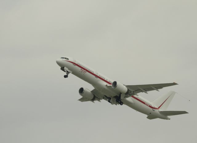 Boeing 757-200 (N757HW) - Gear Retracting on a Honeywell Flight Test Boeing 757 ( N757HW ) departing Atlanta Hartsfield International Airport (KATL), 10 August 2012, to fly down through Storms along the Gulf Coast to test new radar systems for Aircraft.