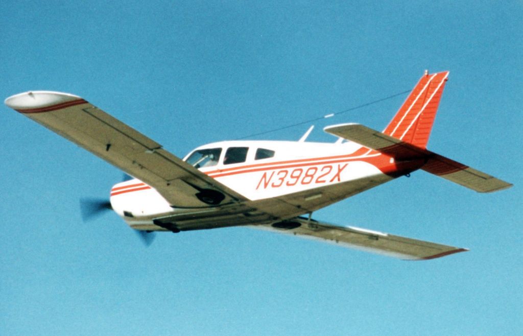 Piper Cherokee (N3982X) - Piper Arrow - Bell Flyers