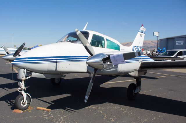 Cessna 310 (N7953Q)