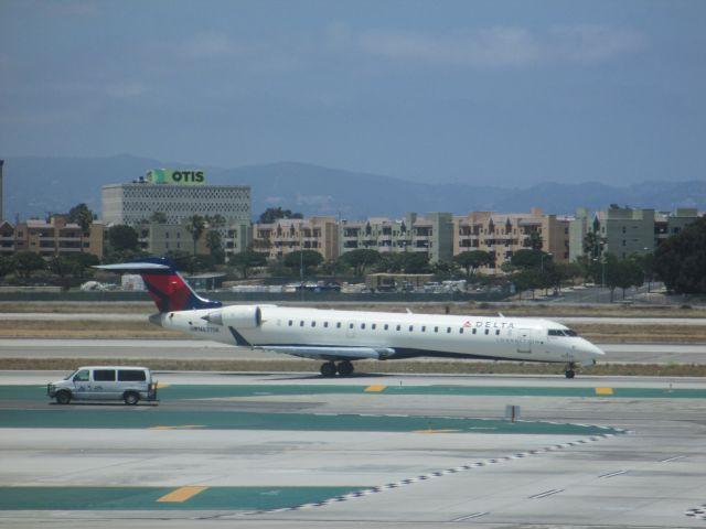 Canadair Regional Jet CRJ-700 (N631SK)