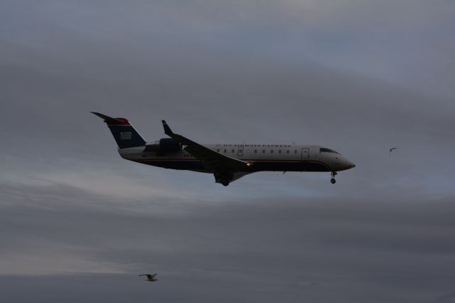 Canadair Regional Jet CRJ-200 (N246PS)