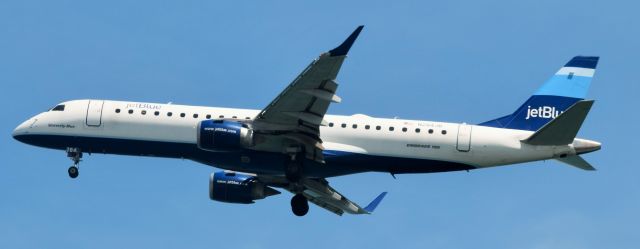 Embraer ERJ-190 (N284JB)