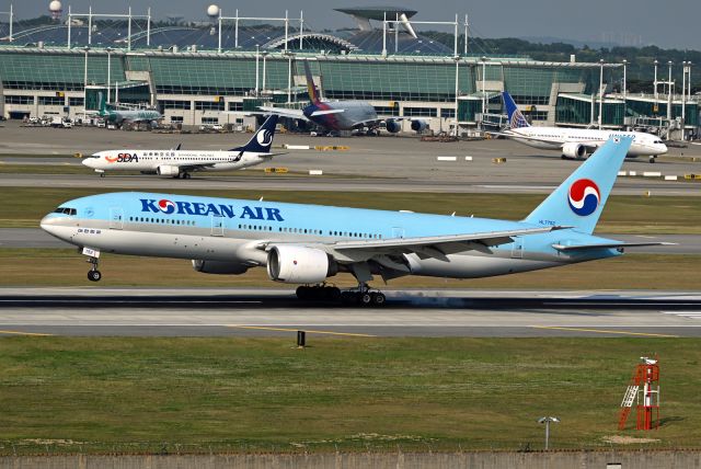 Boeing 777-200 (HL7752)