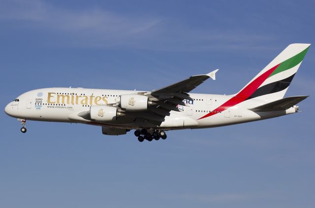 Airbus A380-800 (A6-EDQ)