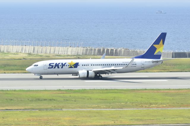 Boeing 737-800 (JA737Y)