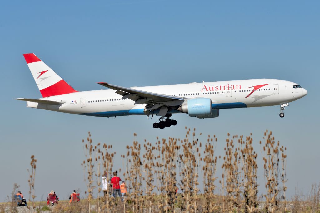 Boeing 777-200 (OE-LPC) - Spotters up on the hill 10-28-22