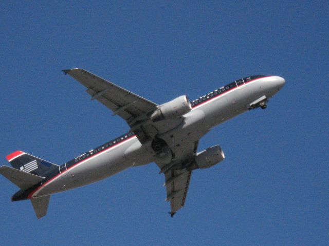 Airbus A320 (N113UW) - Taking off from RWY 19R