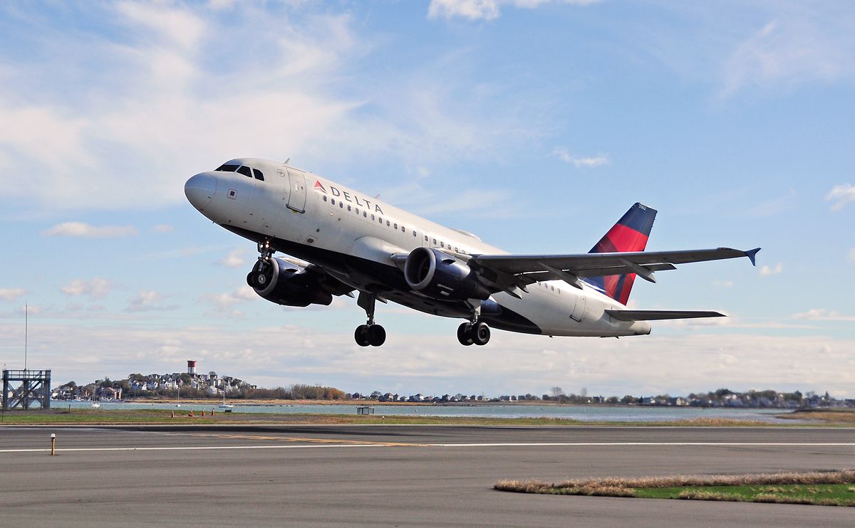 Airbus A319 (N362NB)