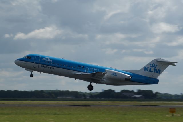 Fokker 70 (PH-WXC) - KLM Cityhopper F70 cn11574