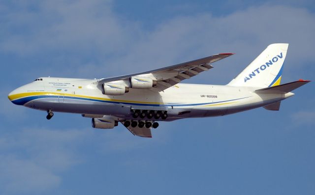 Antonov An-124 Ruslan (UR-82008)