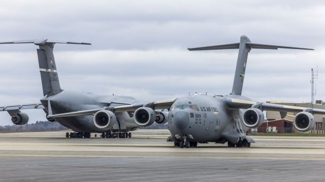 Boeing Globemaster III (00219) - C17 and C5 at Bangor, Maine