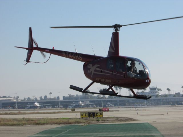 Robinson R-44 (N744HS) - Lifting off from Long Beach