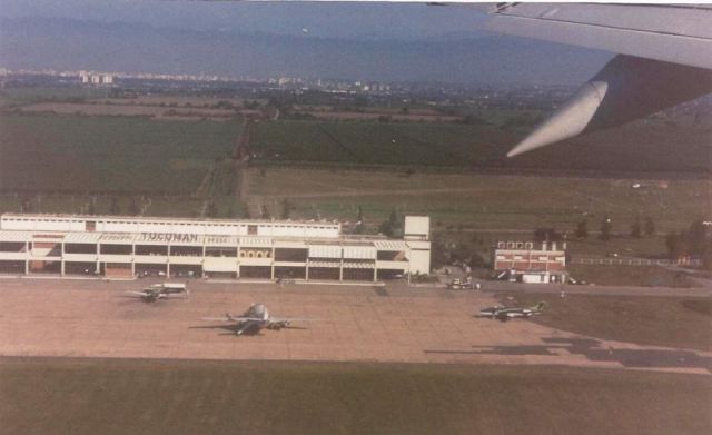 Boeing 737-700 — - LAPA