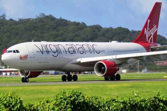 Airbus A330-200 (G-VMIK)