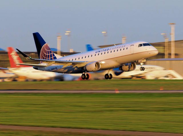 Embraer 170/175 (N141SY) - Early morning deprture