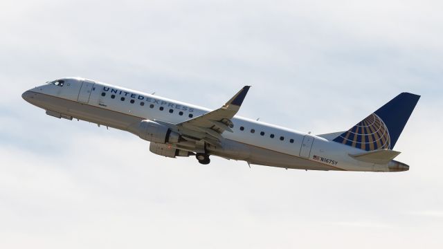 Embraer 175 (N167SY) - An Embraer E175LR climbs out of KSBN.