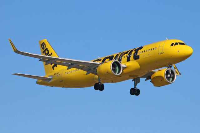 Airbus A320neo (N910NK) - A new Spirit A320neo on short-final for RWY 24L on 15 Apr 2019. N910NK was delivered in Dec. 2018.