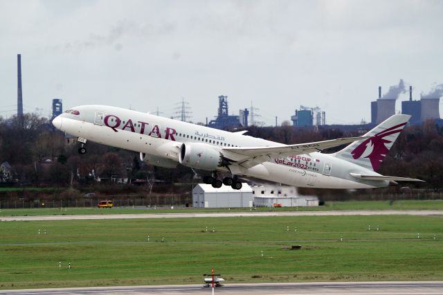 Boeing 787-8 (A7-BCU) - Take off at Düsseldorf with ruhr area in the background.