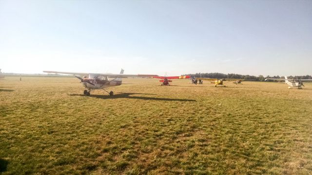 Cessna Skyhawk (N8092V)