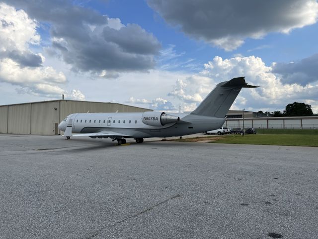 Canadair Regional Jet CRJ-200 (N907SA)