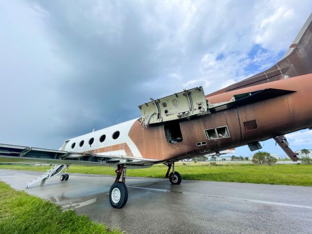 Gulfstream American Gulfstream 2 (N117JJ) - Scrapping of GII at KFPR. July 2021