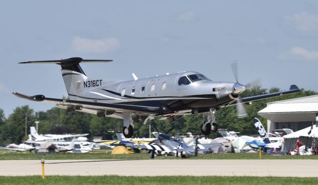 Pilatus PC-12 (N316CT) - Airventure 2017