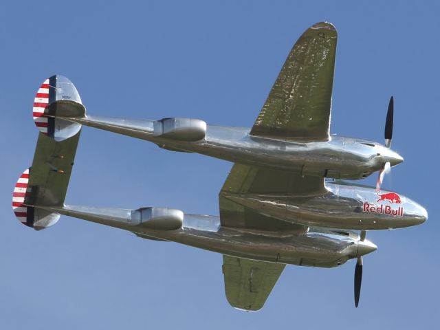 Lockheed P-38 Lightning (N25Y) - Last year my camera batteries died, so I was forced, luckily in the end, to watch the flight display at Flying Legends 2011 with my own eyes. It was during the P-38 Lightning display that I came to the conclusion that the Lockheed P-38 Lightning is the most beautiful flying machine to take to the skies. It also has speed written all over it.