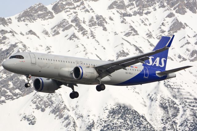 Airbus A320neo (SE-ROJ)