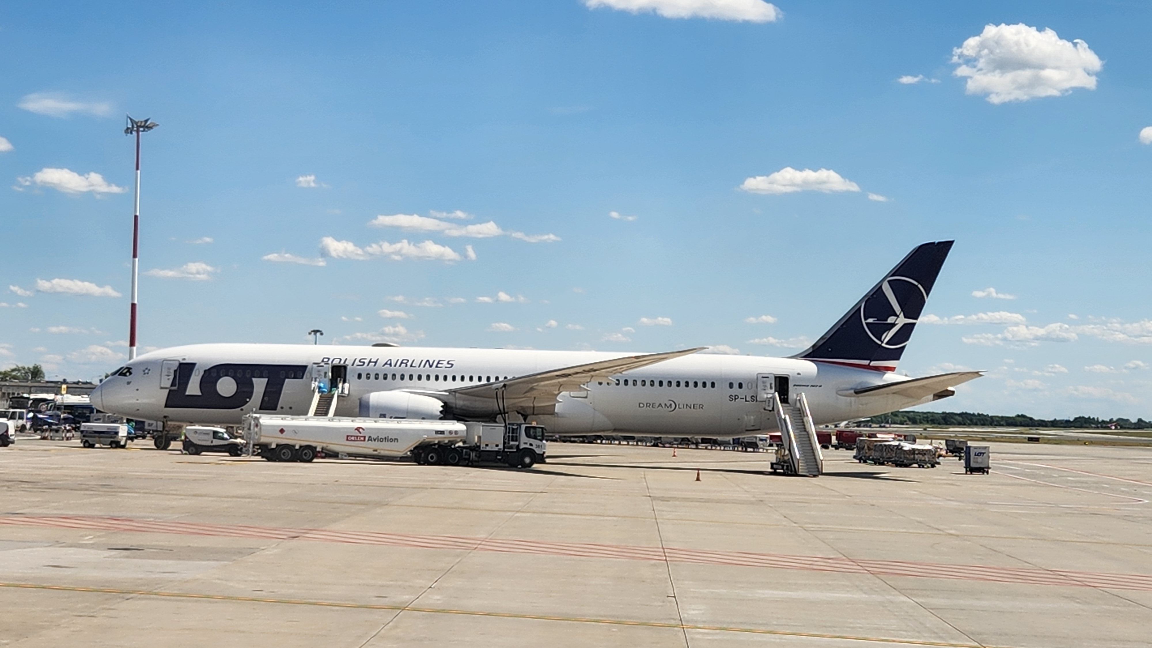 Boeing 787-9 Dreamliner (SP-LSF)
