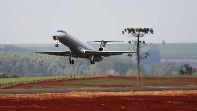 Embraer ERJ-145 (FAB2520)